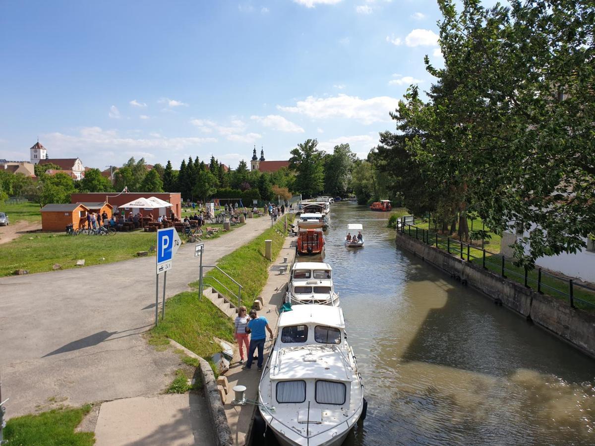 Hotel Strážnice Zewnętrze zdjęcie